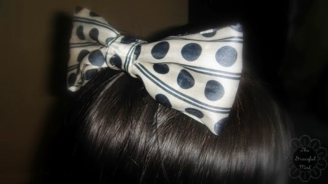 Do-It-Yourself - Recycled Bows (Review at www.TheGracefulMist.com)