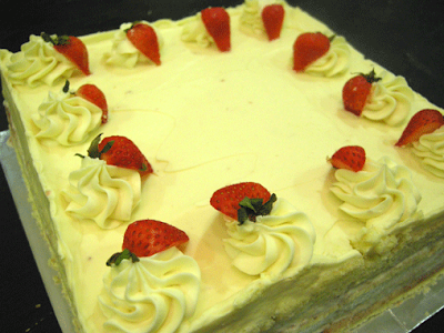 Strawberry Birthday Cake on Greg S Birthday Cake  Strawberry Cream Cake  Layers Of Sponges With