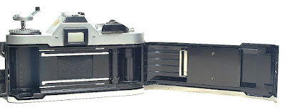 Canon AV-1 (Chrome) Body #202, Canon Zoom FD 35-70mm 1:4 #957
