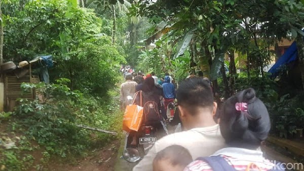 Polisi Keluarkan Sirine, Minta Warga Carita Lari ke Dataran Tinggi