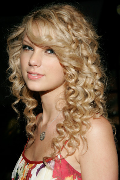 Taylor Swift Waves hair Style