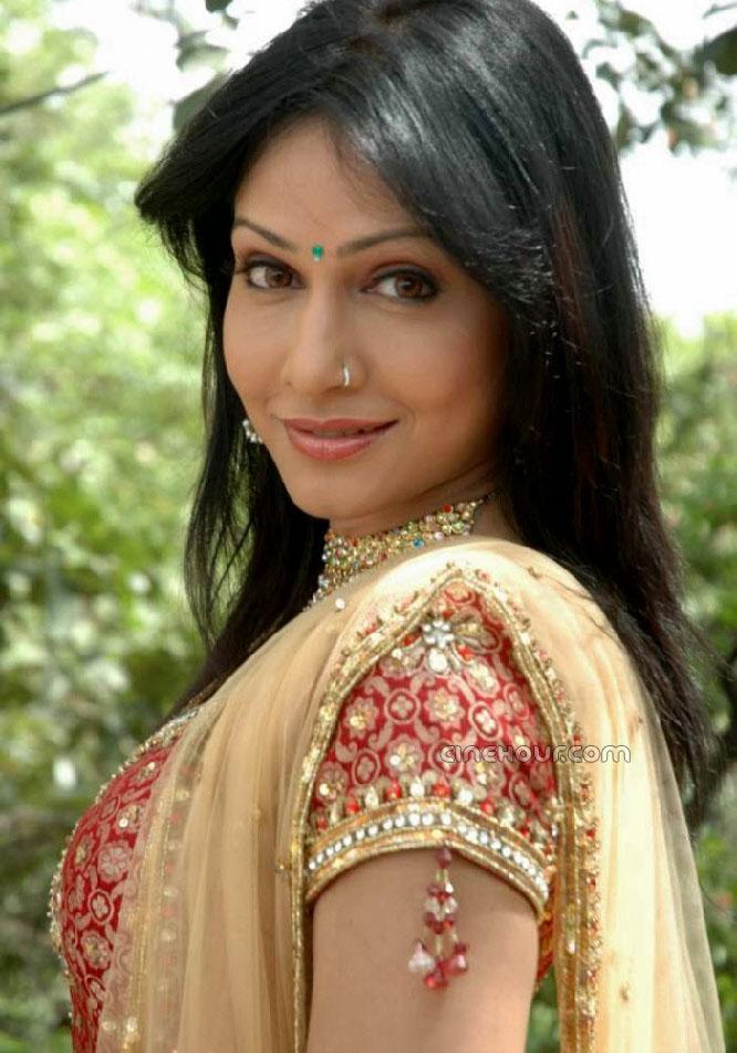 Bhojpuri Movie best Actress Pakhi Hegde