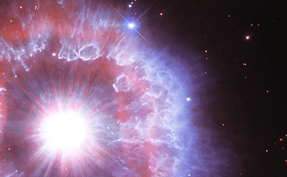 Ingrandimento sui nodi cometari della nebulosa AG Carinae ripresa da Hubble. Image credit NASA.