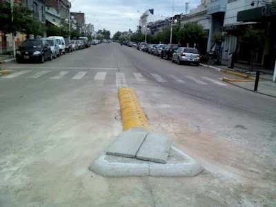 isla de la avenida alsina chacabuco