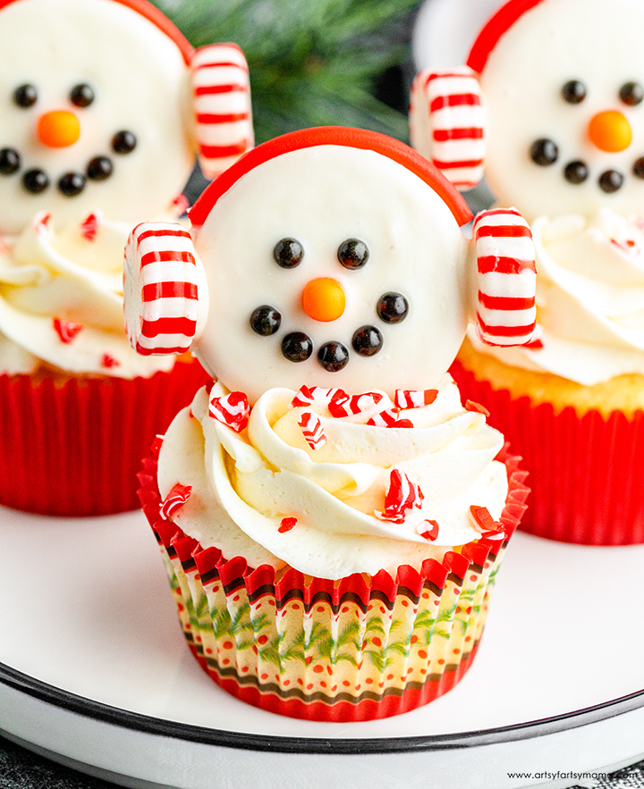 Peppermint Snowman Cupcakes