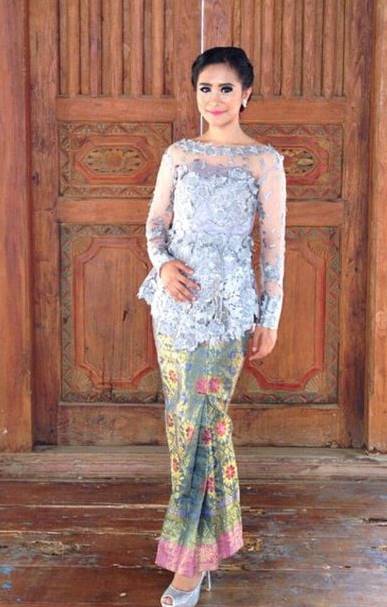 20 Contoh Kebaya Modern Kombinasi Batik  2019