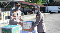 Wujud Kepedulian, Kapolda Sulut Berikan Bingkisan Lebaran bagi Personel