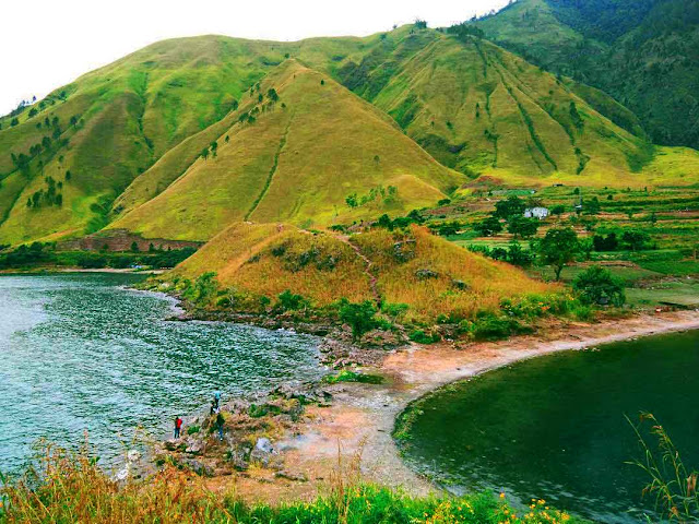 view paropo danau toba