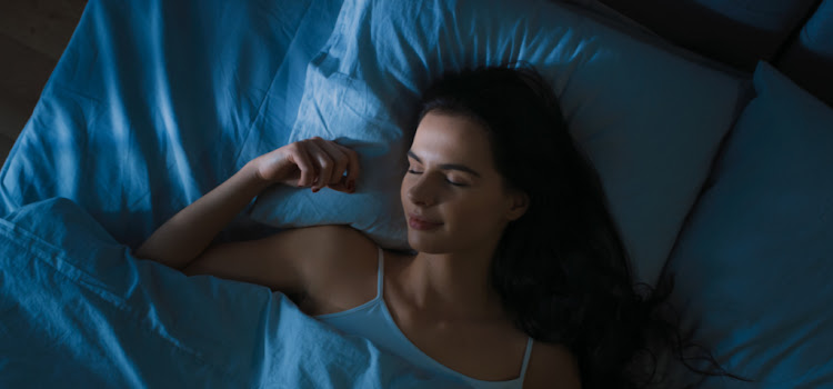 چەند کاتژمێر خەوتن پێویستە بەپێی تەمەنت جیاوازە.