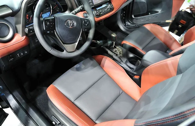 Toyota RAV4 2013 interior