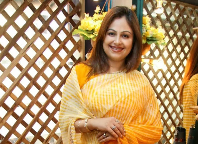 Ayesha Jhulka Wallpapers Free Download