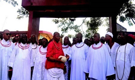 Benin Men Shave Their Heads to Honour Late Oba