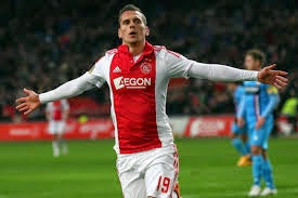 Oficial: El Ajax renueva hasta 2019 a Milik