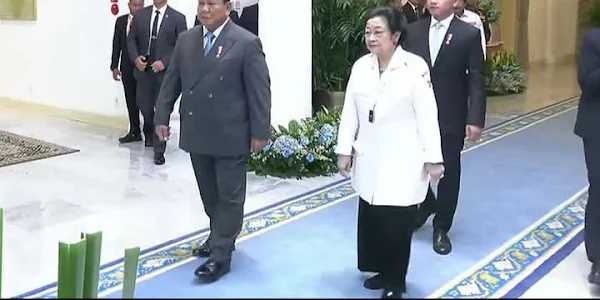 Rocky Gerung Soroti Posisi Gibran di Belakang Prabowo dan Megawati: Wapres Kehilangan Marwah?