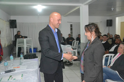 Prof. Ana Claudia Generali é homenageada em evento da Ampec