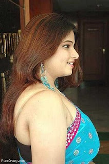 Indian Desi Aunty With Very Big Cleavage