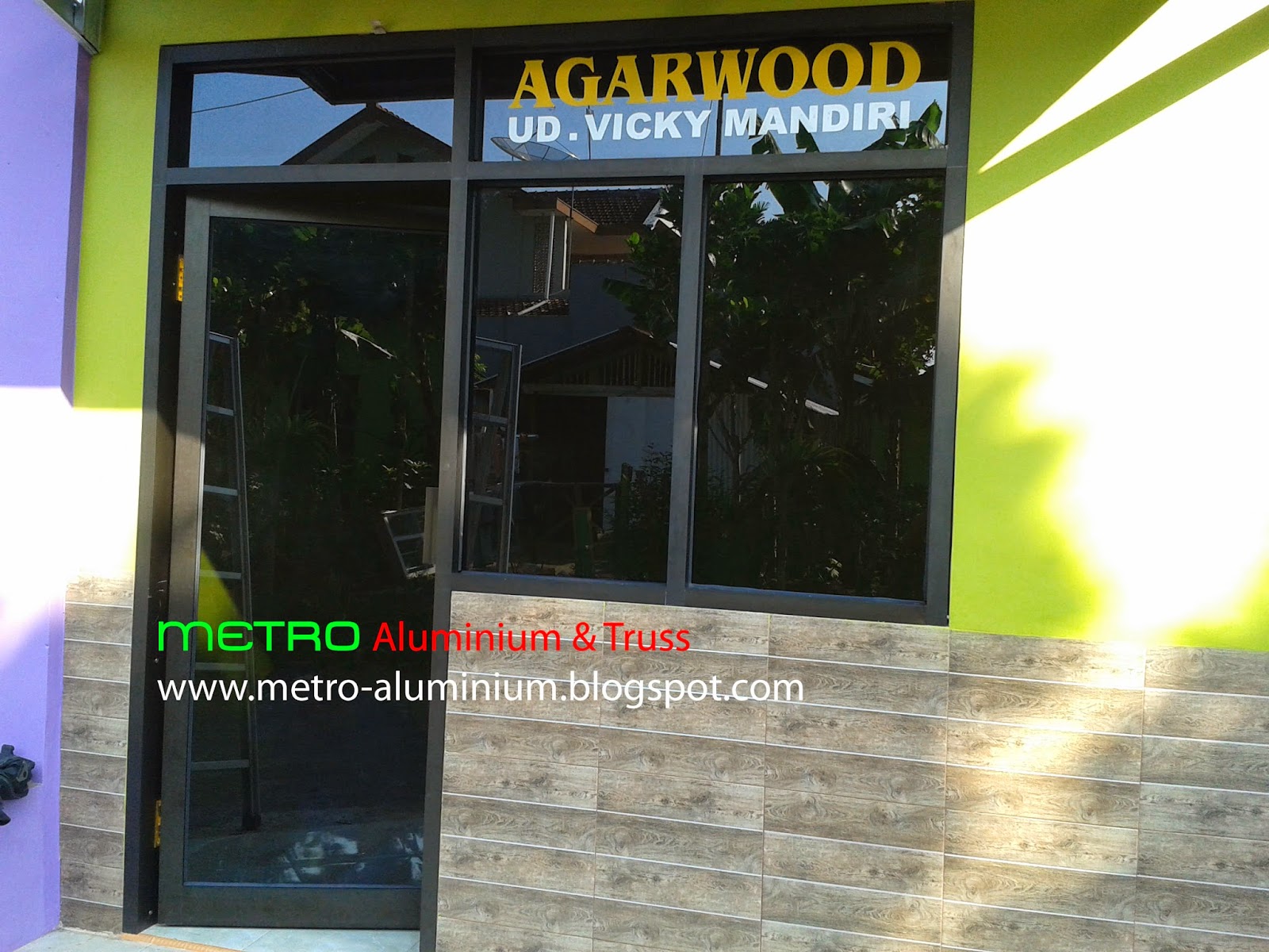 KUSEN DAN PARTISI METRO TRUSS ALUMINIUM 