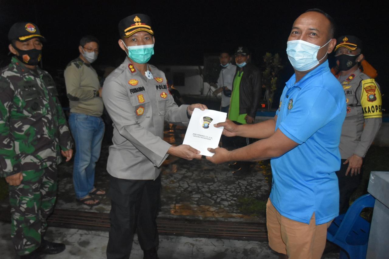 Kapolres Tanjungpinang Kunjungi Warga Yang Terdampak Bencana Banjir dan Tanah Longsor