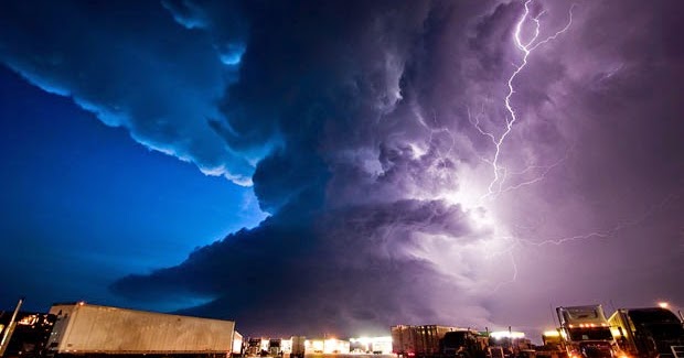 Kumpulan Gambar Tornado Fenomena Alam