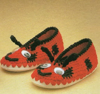 http://patrones-asgaya.blogspot.com.es/2013/01/pantuflas-para-ninos.html