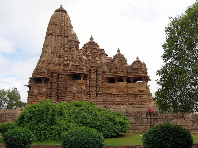 Kandariya Mahadeva Temple, Khajuraho