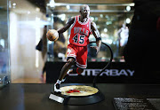 Preorder your Michael Jordan 1:6 (12inch) figure via BAIT now for $259.99. (michael jordan figurines enterbay showcase )