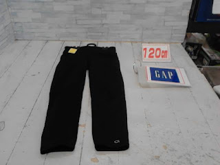 中古品　子供服　１２０㎝　GAP　ブラック　ロングパンツ　３９８円