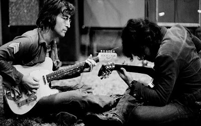 Gitar Akustik John Lennon
