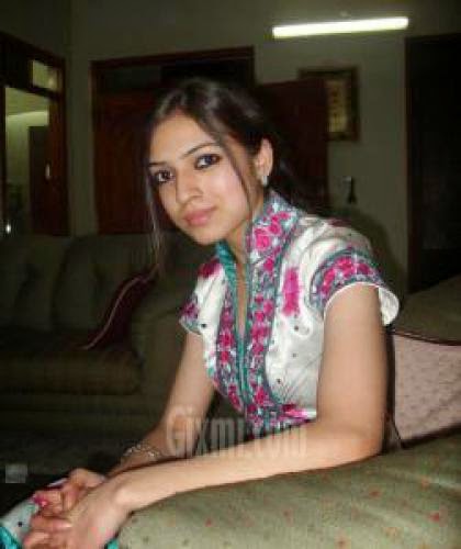 Paki Girls Are Having Traditional Values