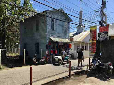 Main Street in Utila