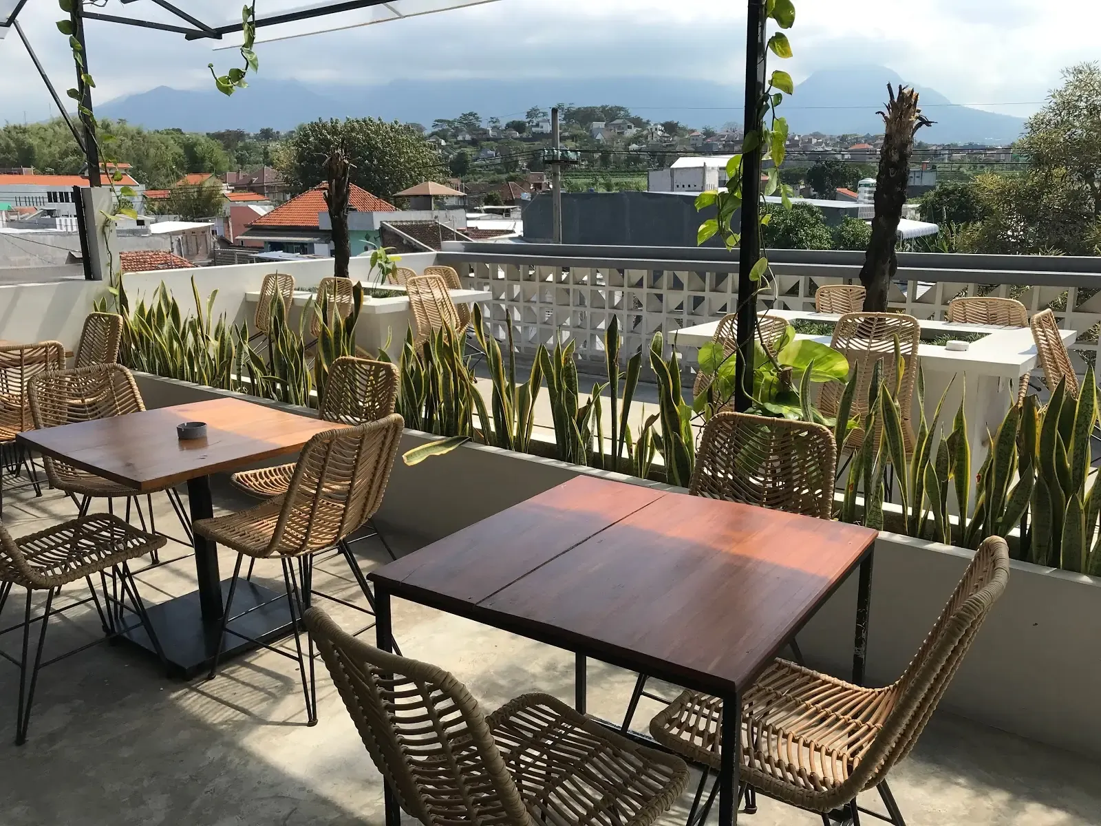 Lab Coffee & Eatery Rooftop