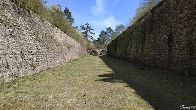 Douves Montré Taissy