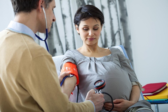 Tekanan darah tinggi semasa hamil? 6 Cara mengawal TANPA 
