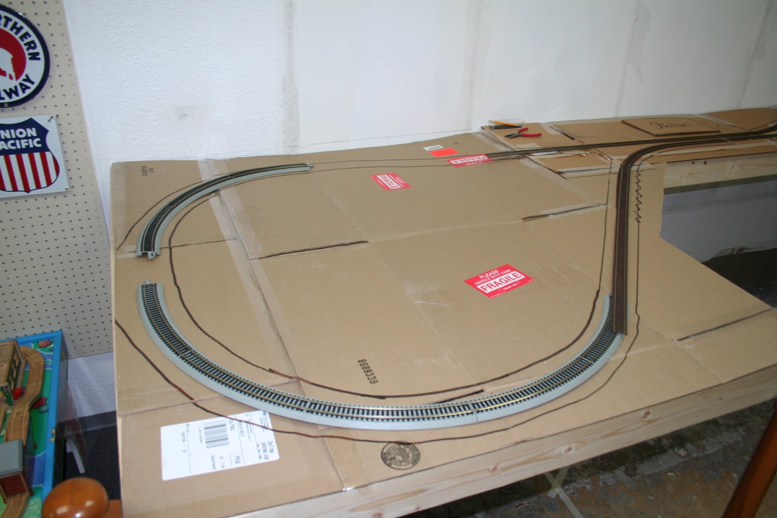 Model train power supply voltage, bachmann ho track layout 