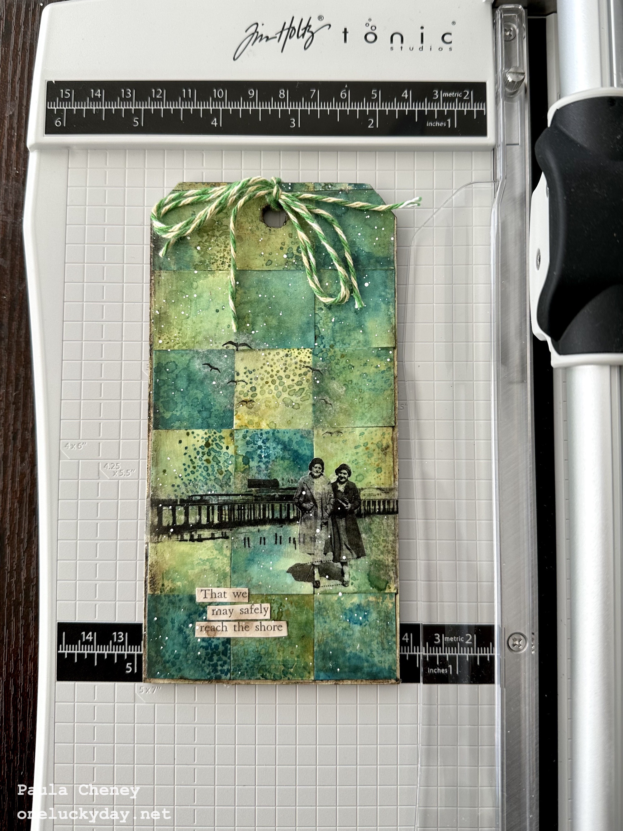 Plays Well With Paper: Tim Holtz Mini Trimmer!