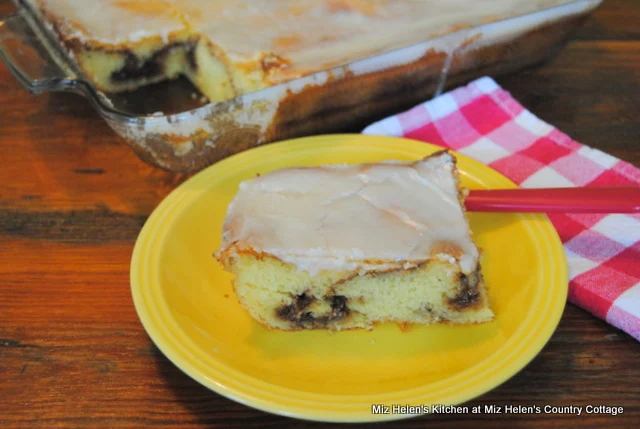 Honey Bun Cake at Miz Helen's Country Cottage