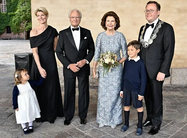 Hydrologist Andrea Rinaldo wins Stockholm Water Prize 2023. Queen Silvia wore a grey sequin gown and flower earrings