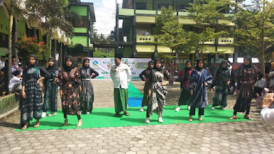 SMK Bajang NWDI Loyok Fokus Pada Tata Busana: Siswa Bisa Belajar Sambil Menghasilkan Duit