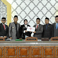 Walikota Serahkan Dokumen Raqan RPJM Banda Aceh Tahun 2025-2029 Kepada DPRK