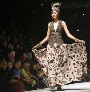 Indonesian latest batik design, Indonesian fashion, Batik creation, Jakarta Fashion show, Batik design