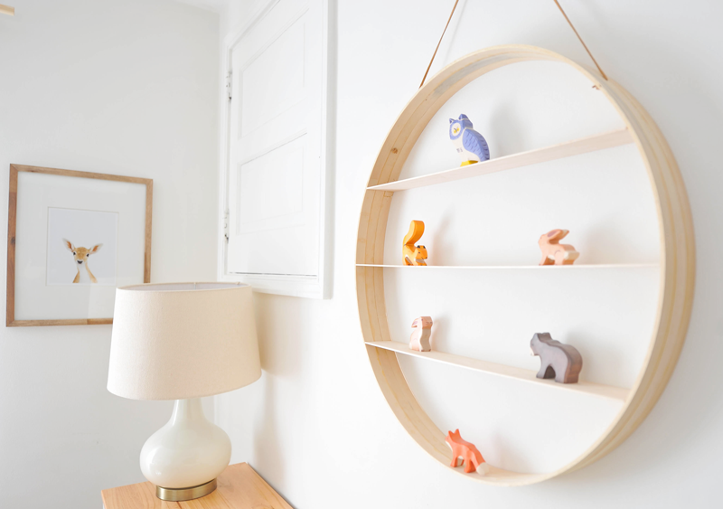 DIY Circle Wood Shelf Nursery