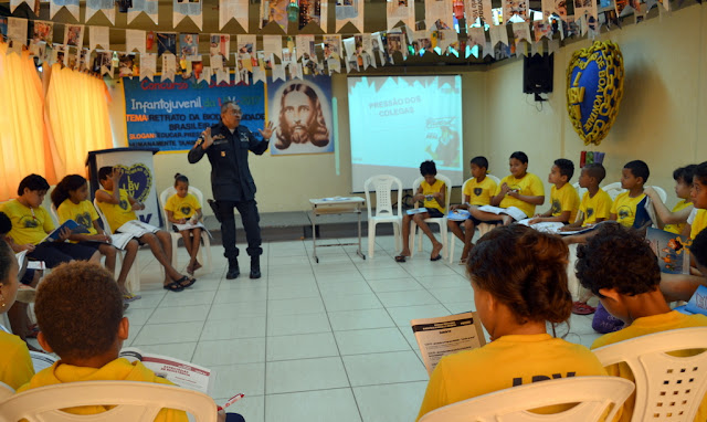 Crianças e adolescentes da LBV recebem orientações de prevenção às drogas