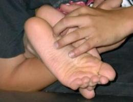 cosquillas en los pies portrayal