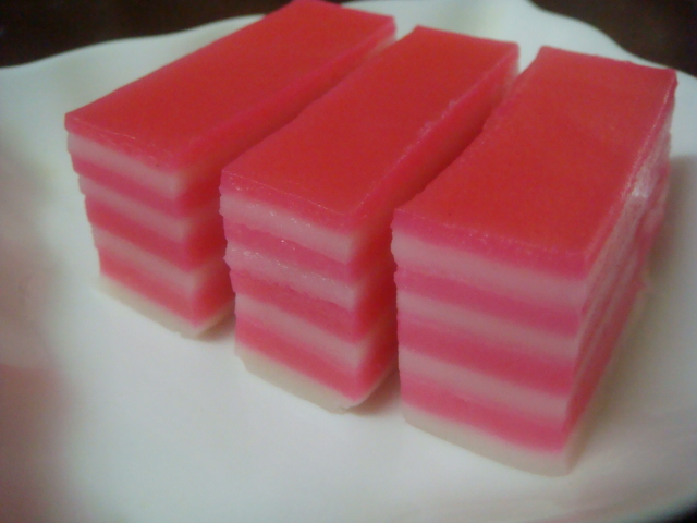 Sweet V's Kitchen: Steam Layer Rice Cake (Kuih Lapis)