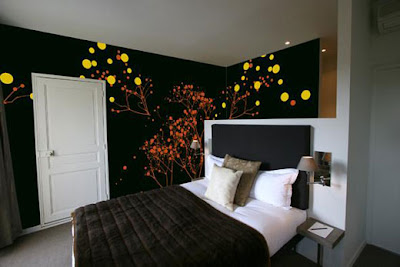 Black-Yellow Tree Bedroom Wall Decor Ideas