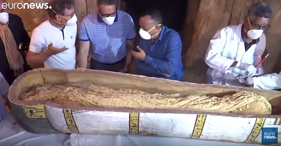 Túmulos secretos com sarcófagos são descobertos no Egito - Img