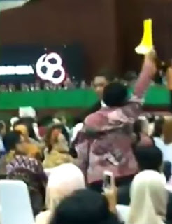 3 masalah yang harus diselesaikan oleh Presiden adalah gizi buruk di kabupaten Asmat, Papua, menolak pengangkatan pejabat dan gubernur dari kalangan polri, dan menolak peraturan menteri pendidikan tentang organisasi mahasiswa yang dianggap membatasi gerak mahasiswa.