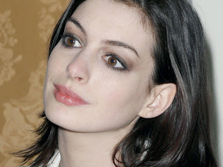 anne_hathaway_face_wallpapers_8654845612141845