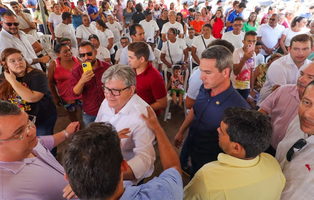 João Azevêdo autoriza construção de abatedouro do Vale do Paraíba e atende demandas de municípios da região