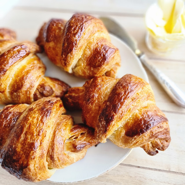 Frisch gebacken am Sonntagmorgen: Croissants.